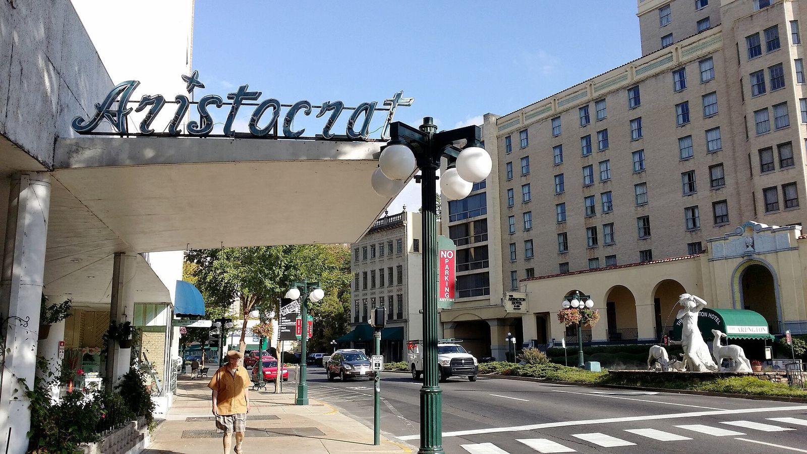 The sign of the Aristocrat Motor Inn on Central Avenue in Hot Springs